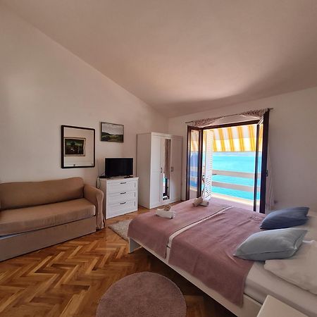 Apartments Apartmani Pintar ミミツェ エクステリア 写真