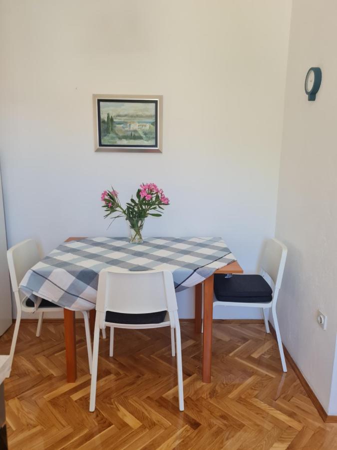 Apartments Apartmani Pintar ミミツェ エクステリア 写真