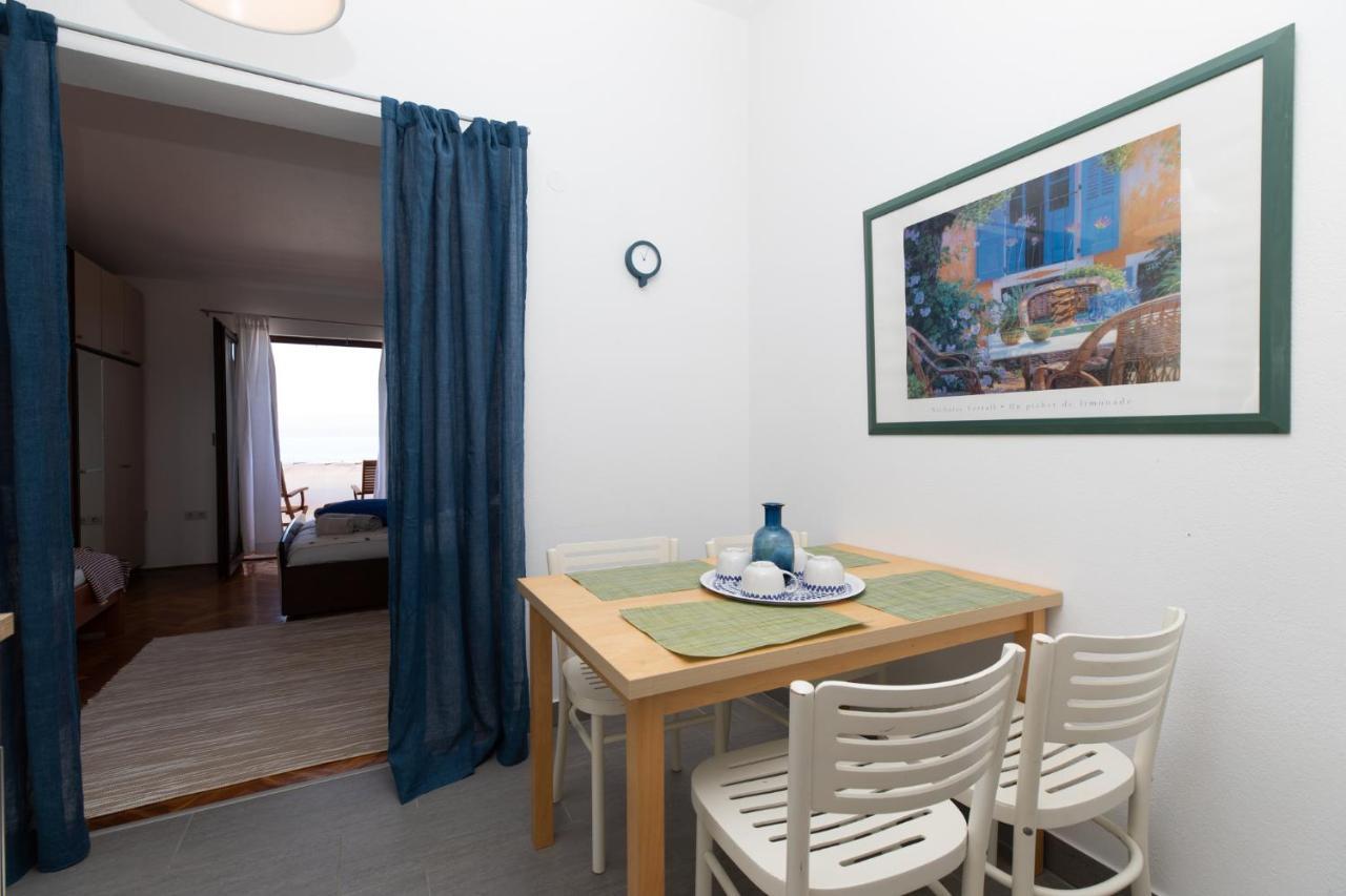 Apartments Apartmani Pintar ミミツェ エクステリア 写真