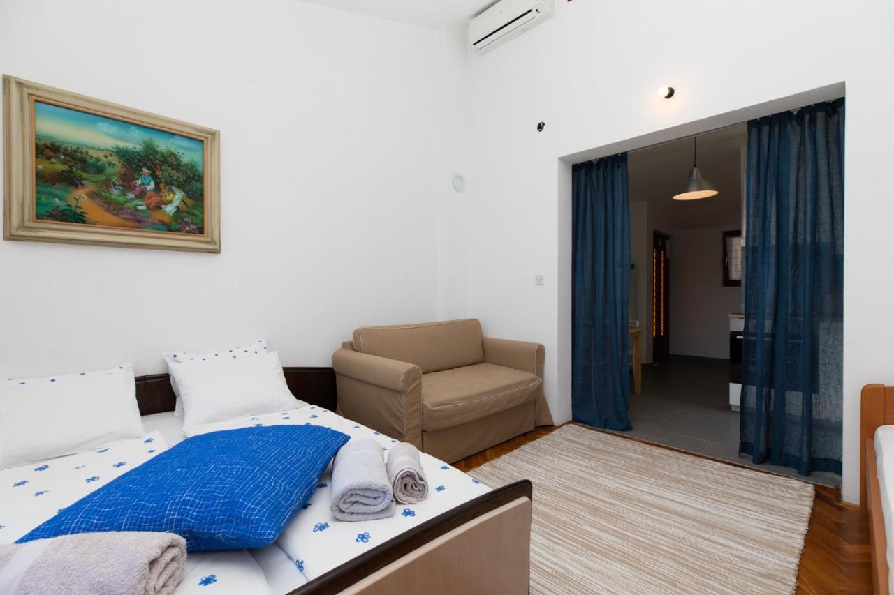 Apartments Apartmani Pintar ミミツェ エクステリア 写真