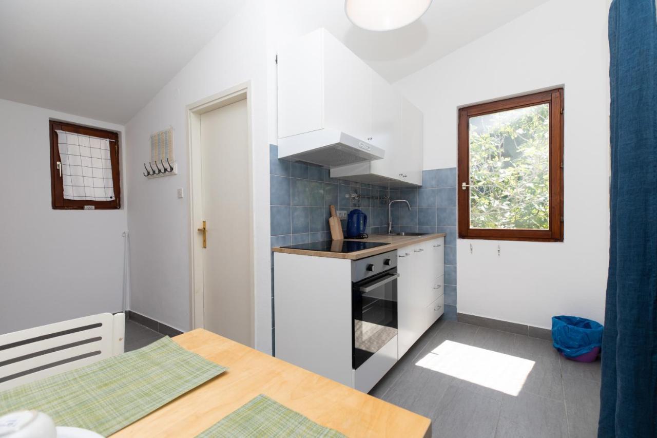 Apartments Apartmani Pintar ミミツェ エクステリア 写真