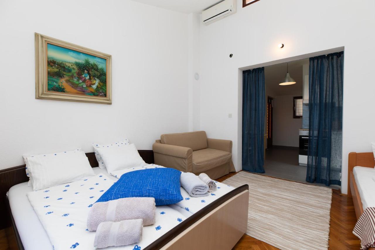 Apartments Apartmani Pintar ミミツェ エクステリア 写真